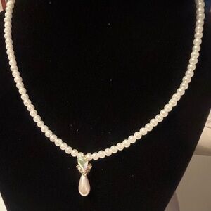 Elegant Pearl Necklace with Crystal Teardrop Pendant, bracelet and earring set